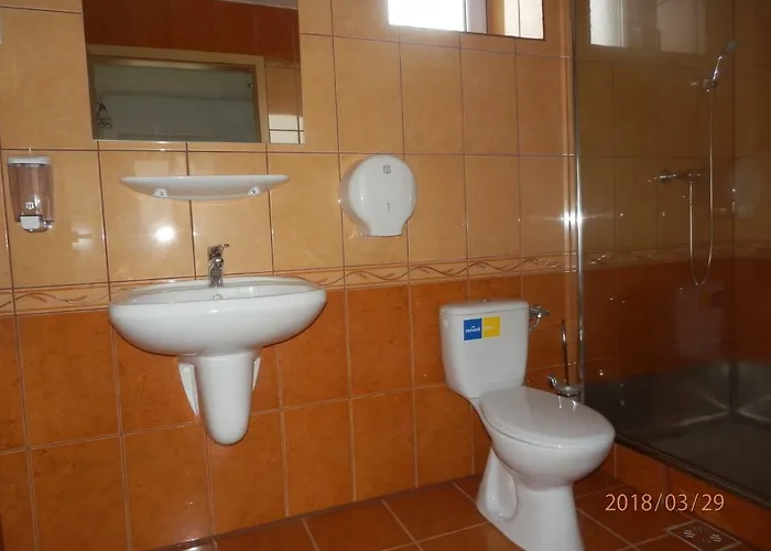 Casa de hóspedes Flóra 3*